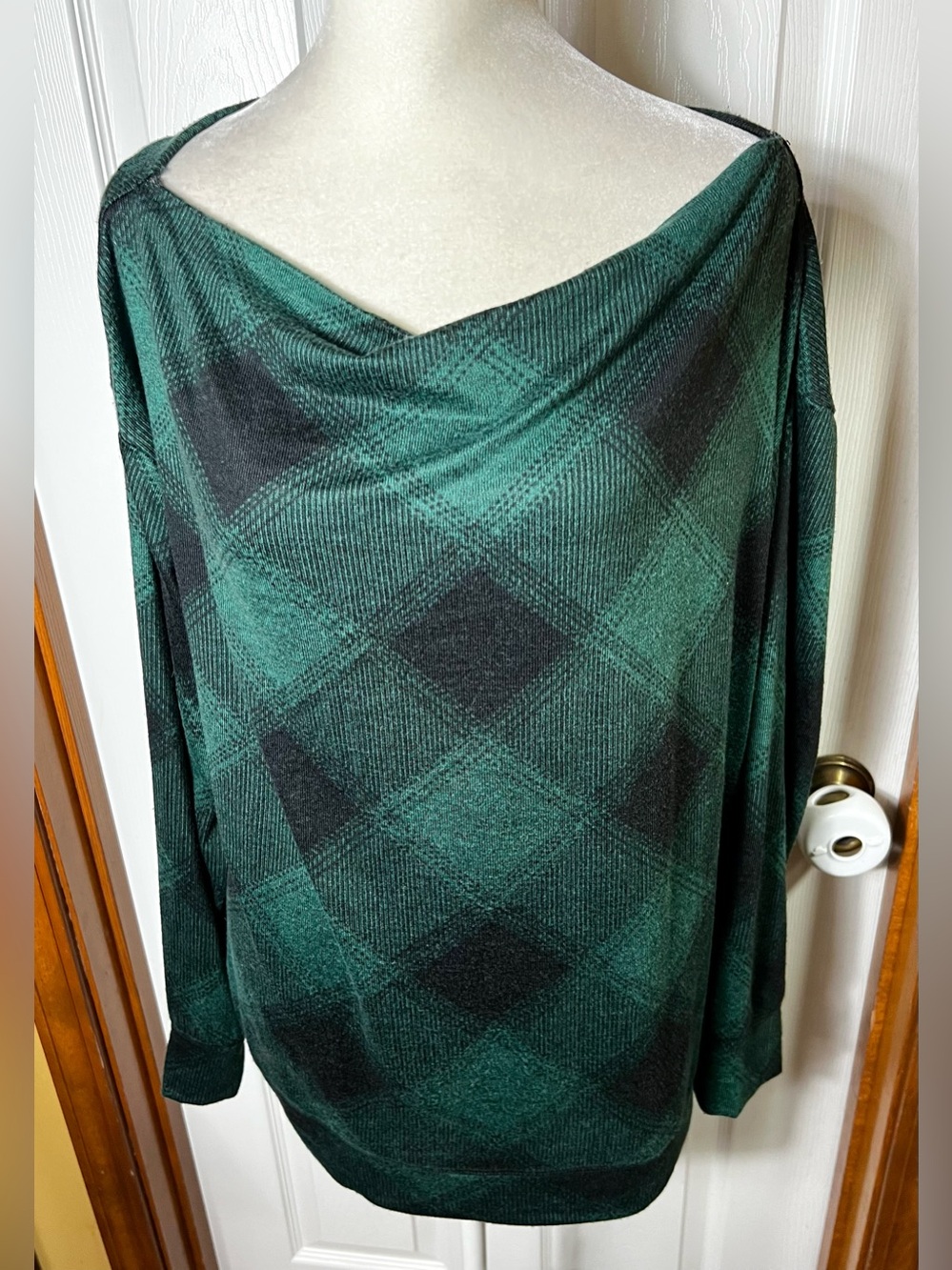 Maurices Knit Top Blouse Lightweight Sweater Plaid Long Sleeve Super Soft L